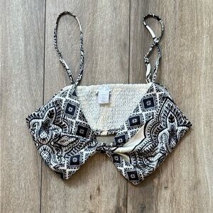 House of Harlow 1960 black and white bandana inspired crop top. Size LG